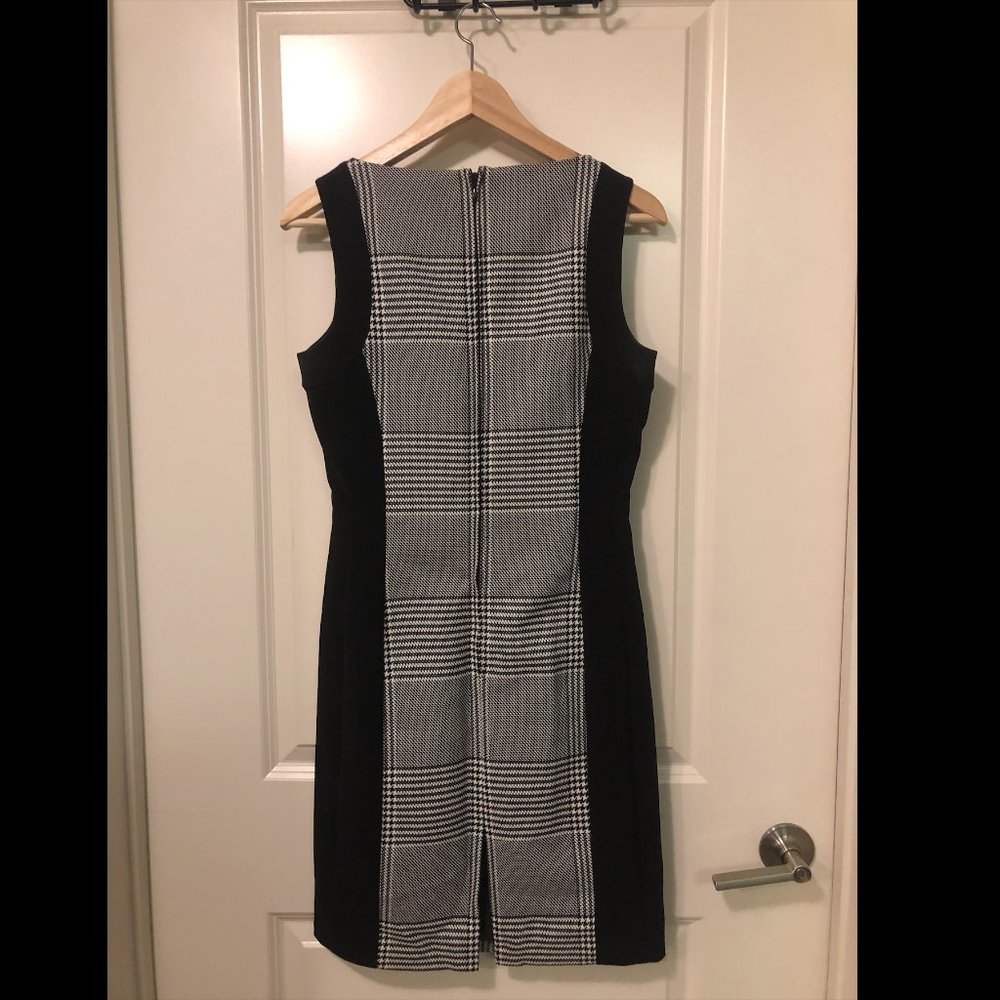 Black and Gray Sleeveless Business Casual Dress - Picture 2 of 3